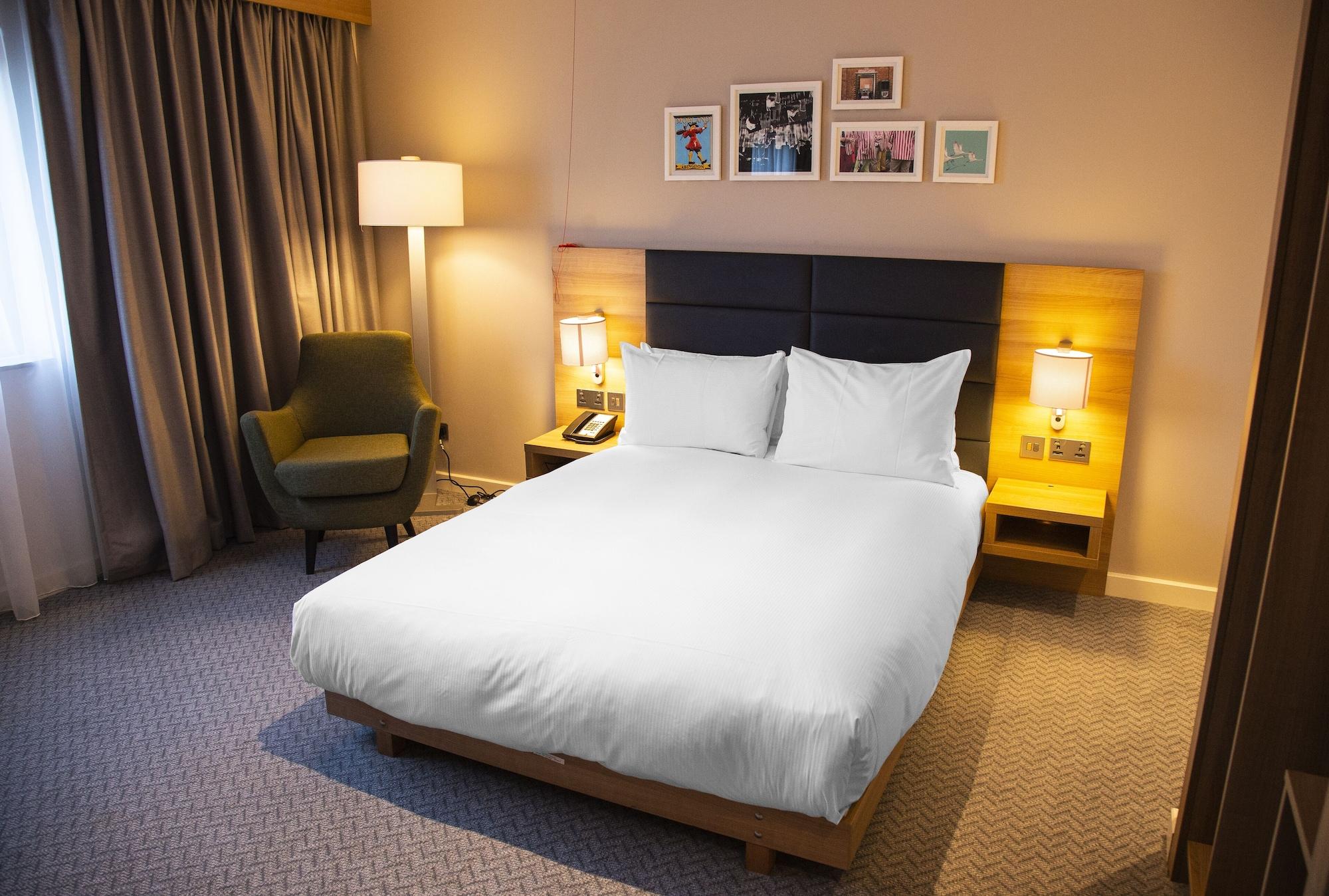 Hilton Garden Inn Abingdon Oxford Exterior foto