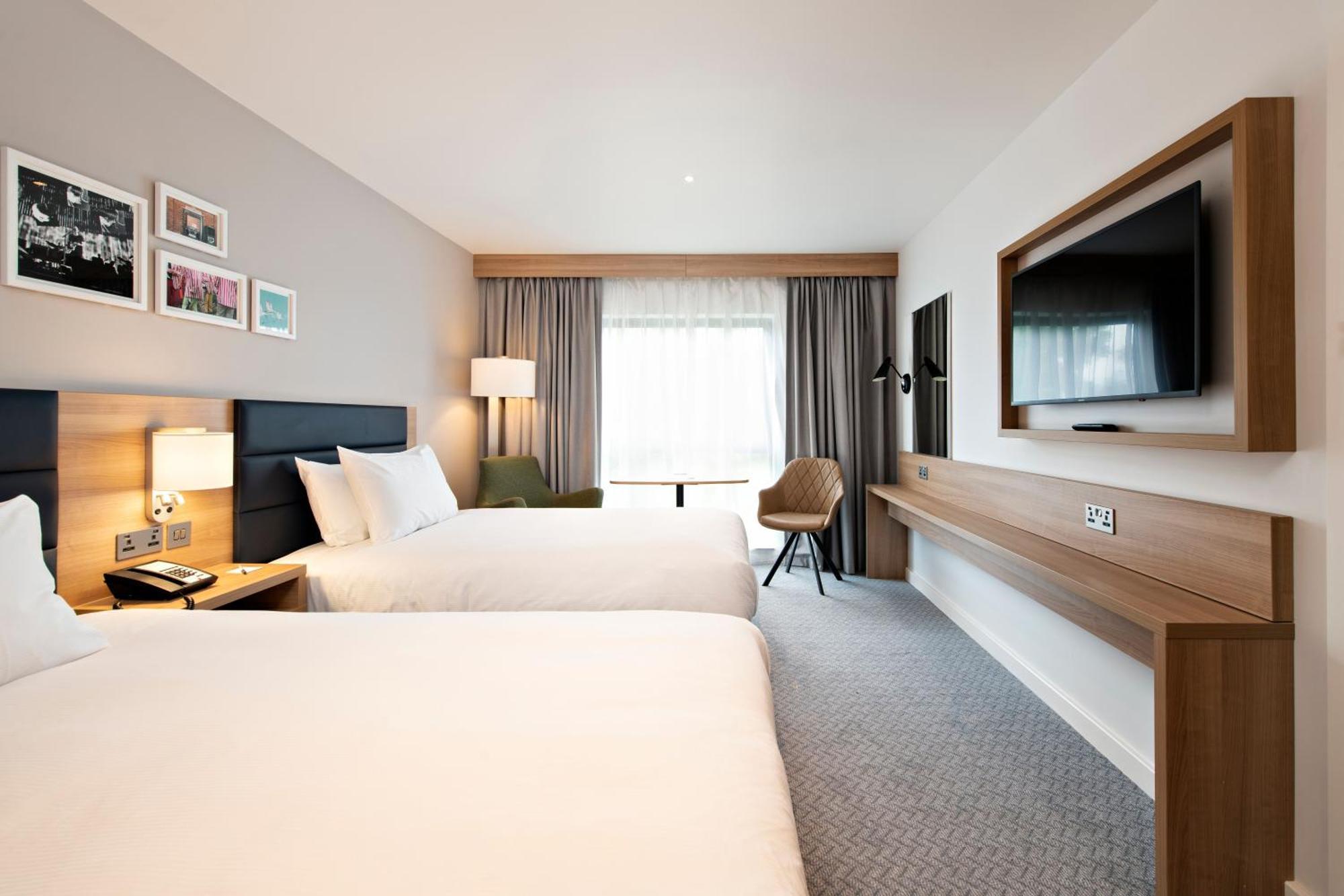 Hilton Garden Inn Abingdon Oxford Exterior foto